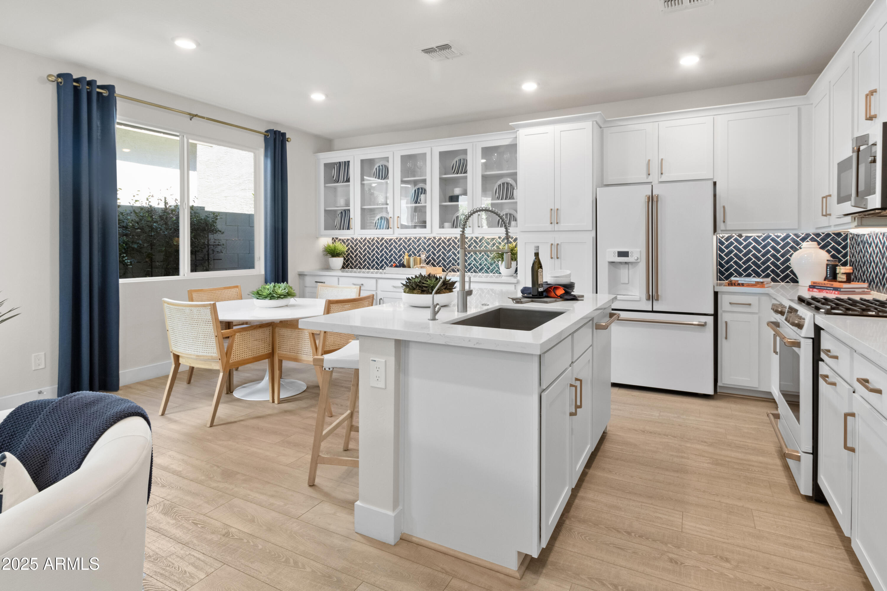 4744 South Element Mesa, AZ 85212 - Photo 3 of 25 IMG_3297