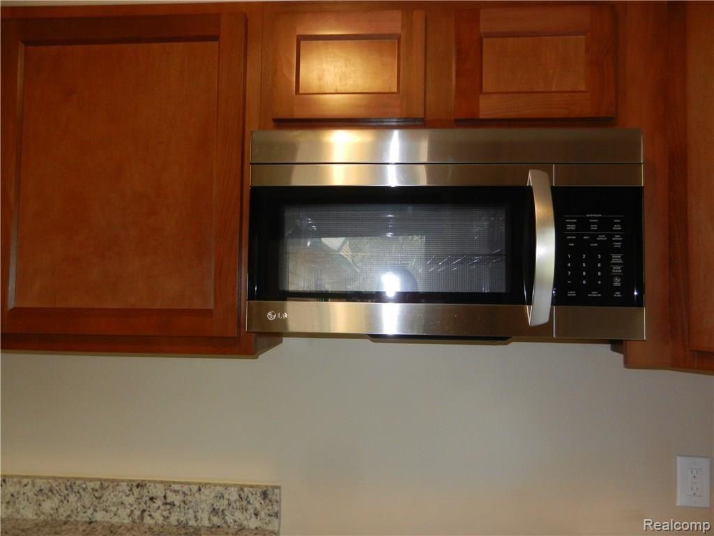 8956 Davisburg Road Clarkston, MI 48348 - Photo 21 of 38 New stainless micro.JPG