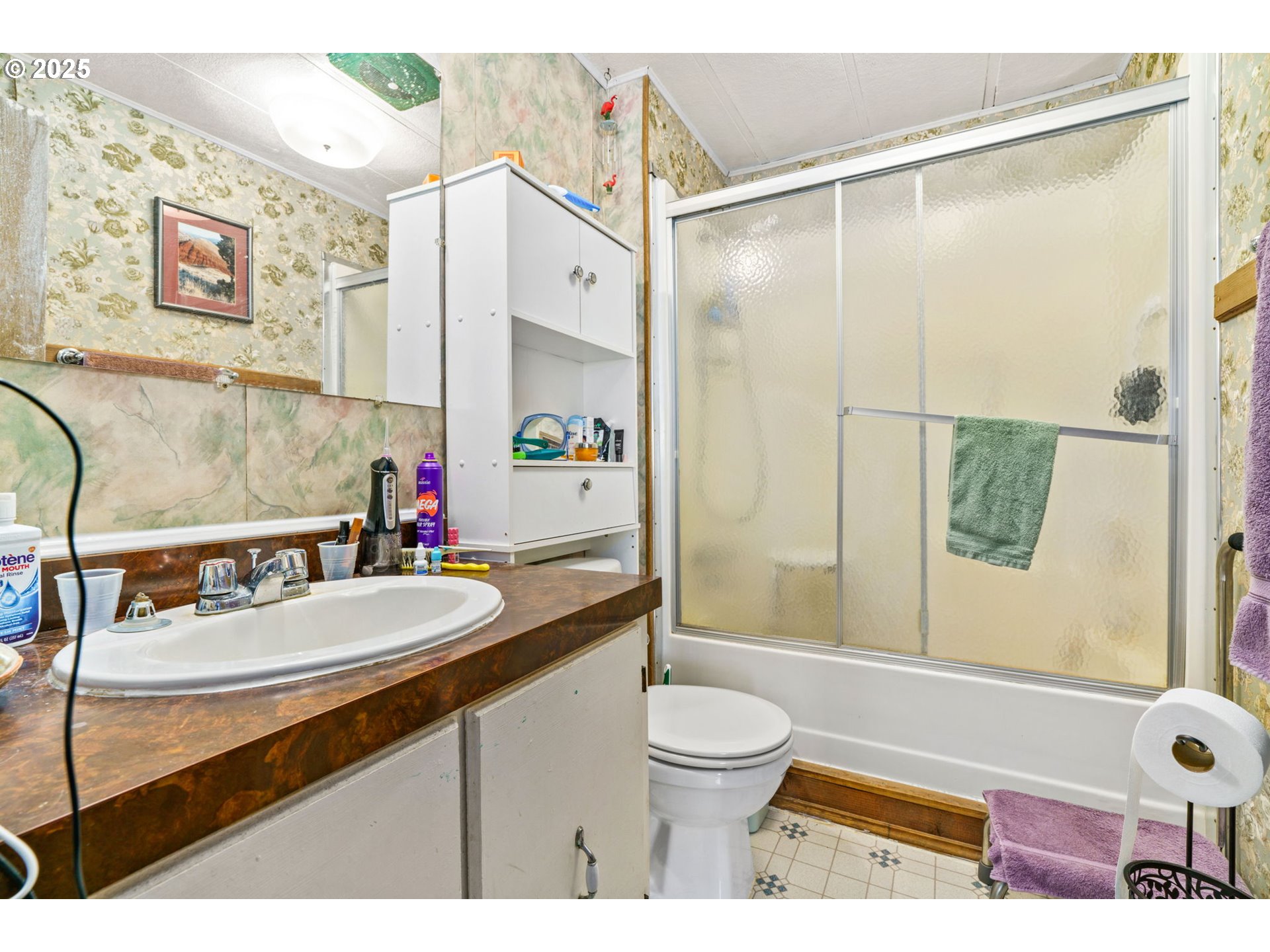 82966 Minnick Road Dexter, OR 97431 - Photo 24 of 29 a bathroom with a sink vanity mirror and toilet