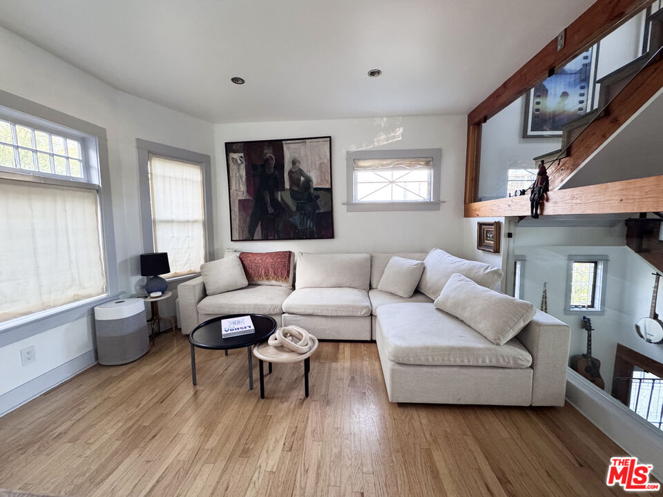 814 East Edgeware Road Los Angeles, CA 90026 - Photo 11 of 32