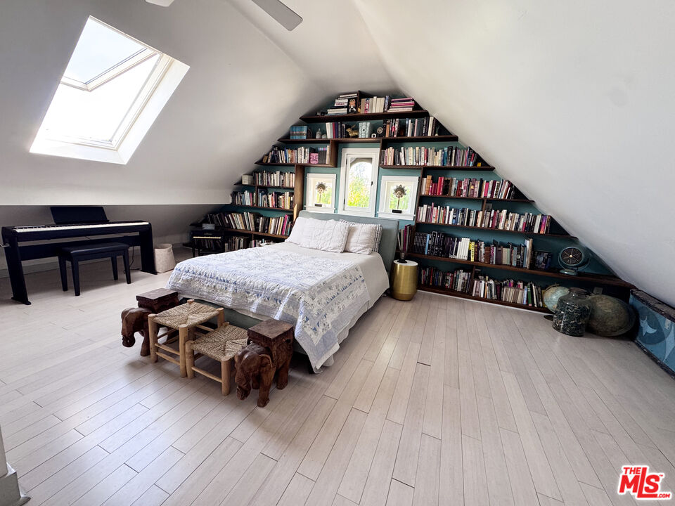814 East Edgeware Road Los Angeles, CA 90026 - Photo 16 of 32
