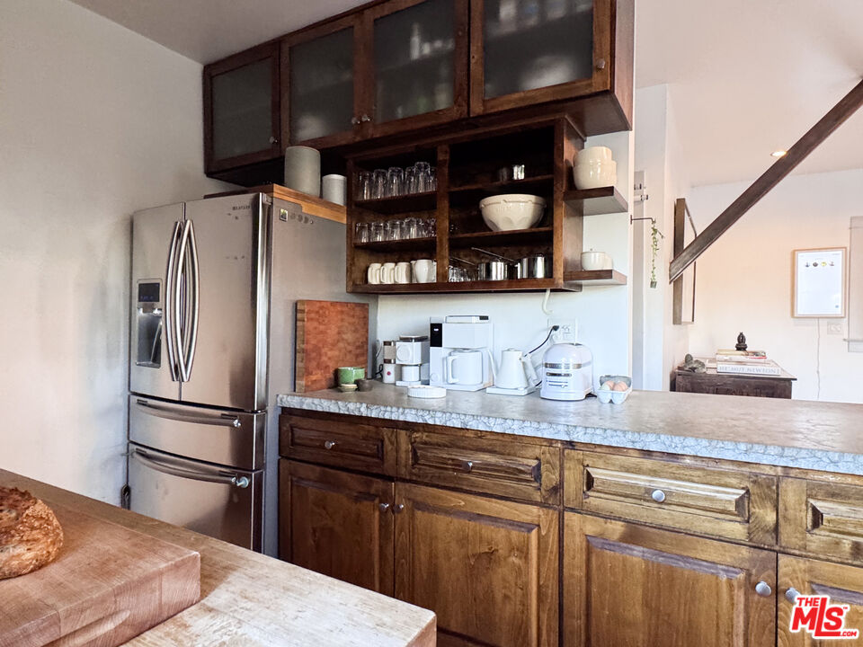 814 East Edgeware Road Los Angeles, CA 90026 - Photo 7 of 32