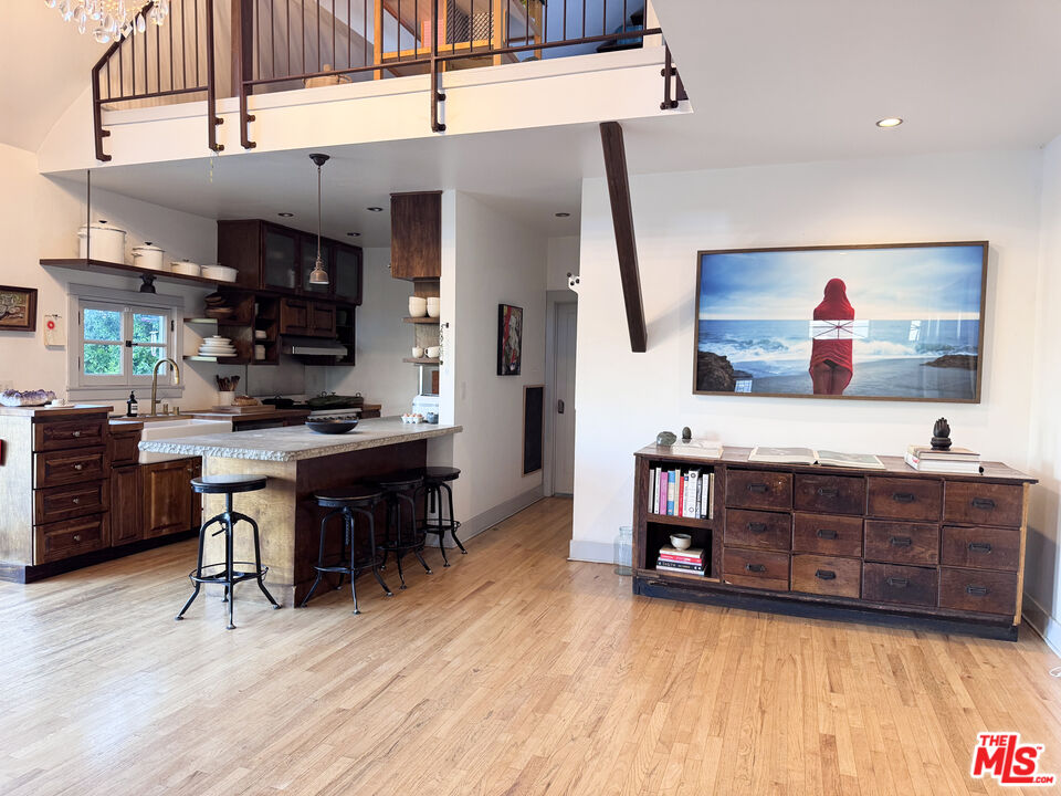 814 East Edgeware Road Los Angeles, CA 90026 - Photo 8 of 32