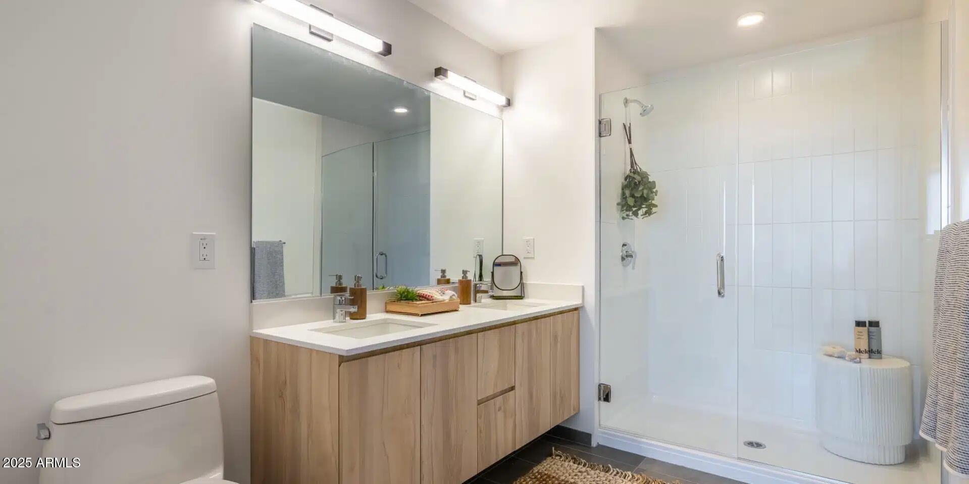 817 North 6th Street, Unit B2 Phoenix, AZ 85004 - Photo 10 of 44 Bathroom