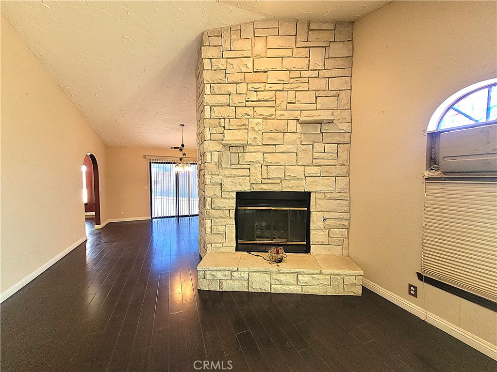 13889 Olathe Road Apple Valley, CA 92307 - Photo 8 of 39