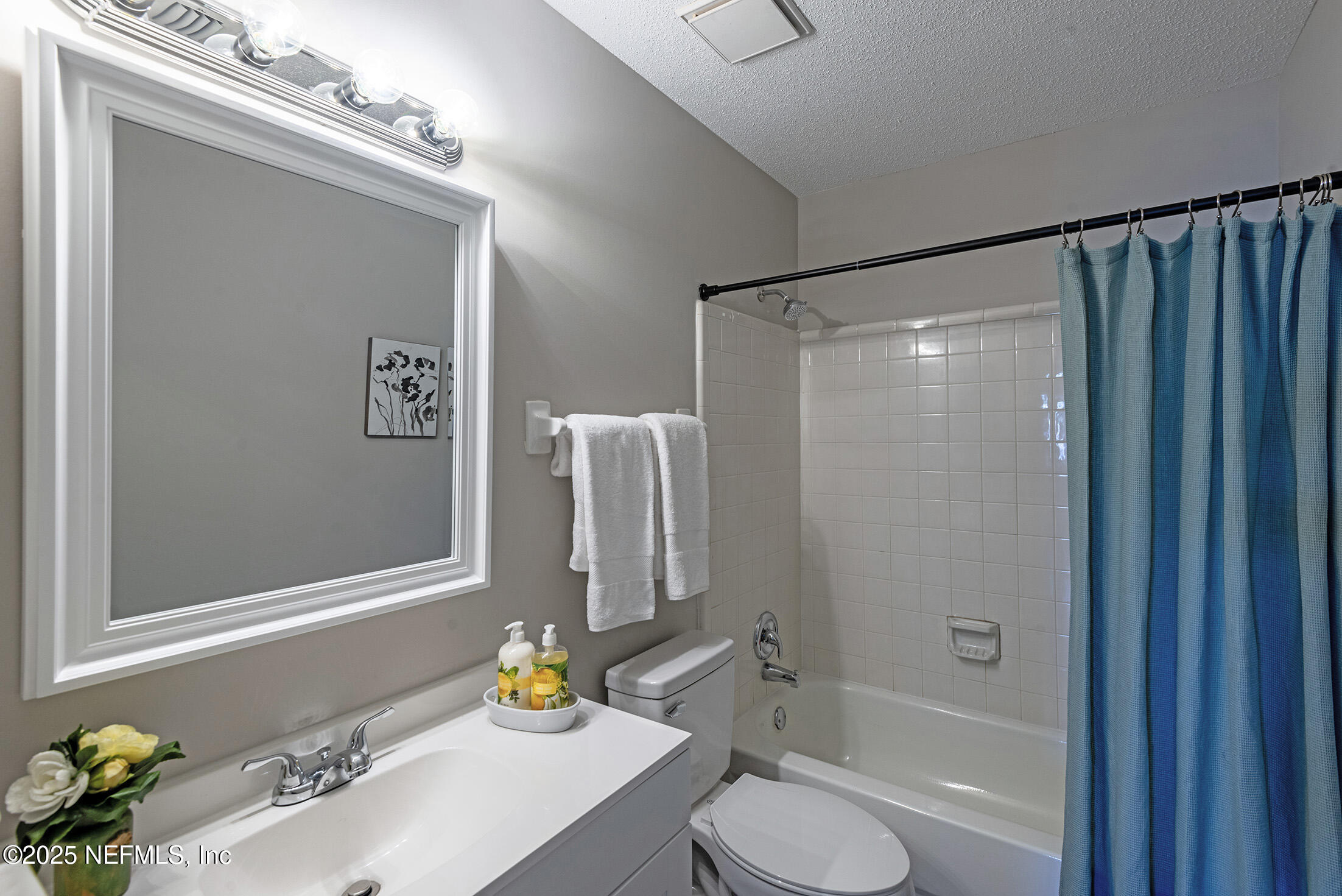 3776 Spring Lake Road Jacksonville, FL 32210 - Photo 31 of 44 Hall Bath