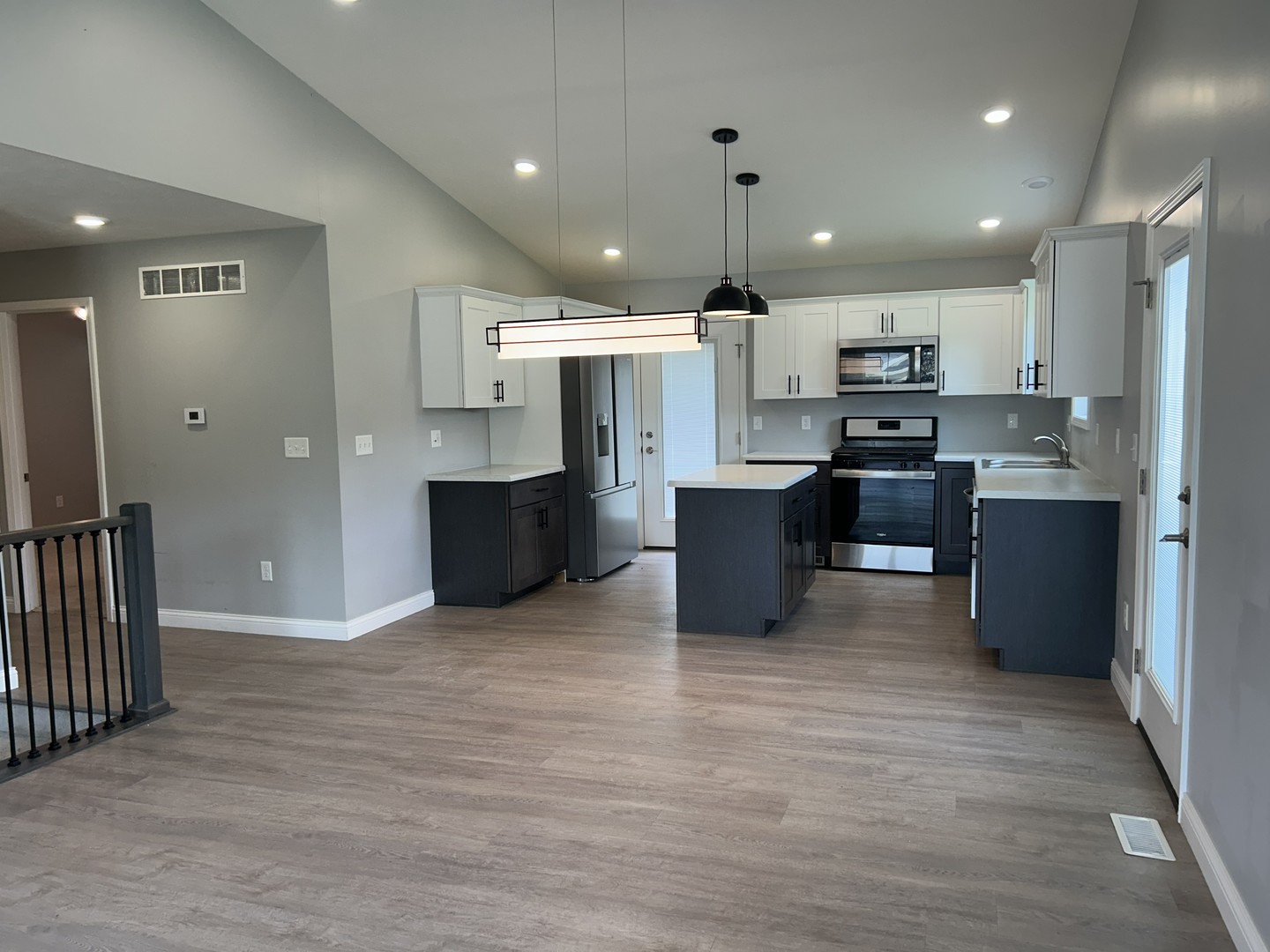 35 Winding Way Bloomington, IL 61705 - Photo 3 of 5