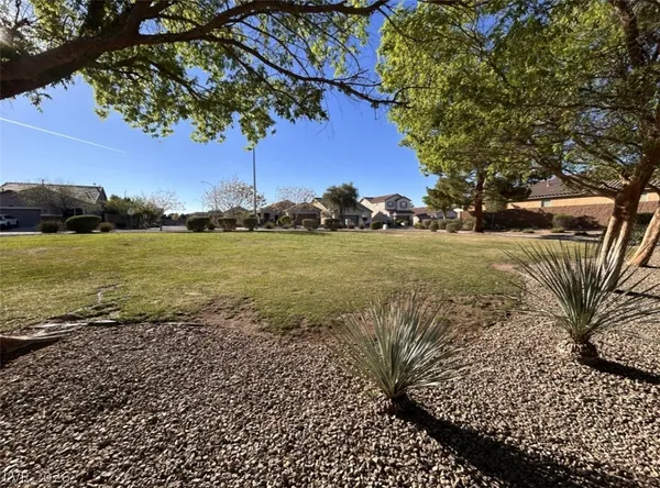 $1,895 | 1033 Fishing Street, Henderson, NV 89011