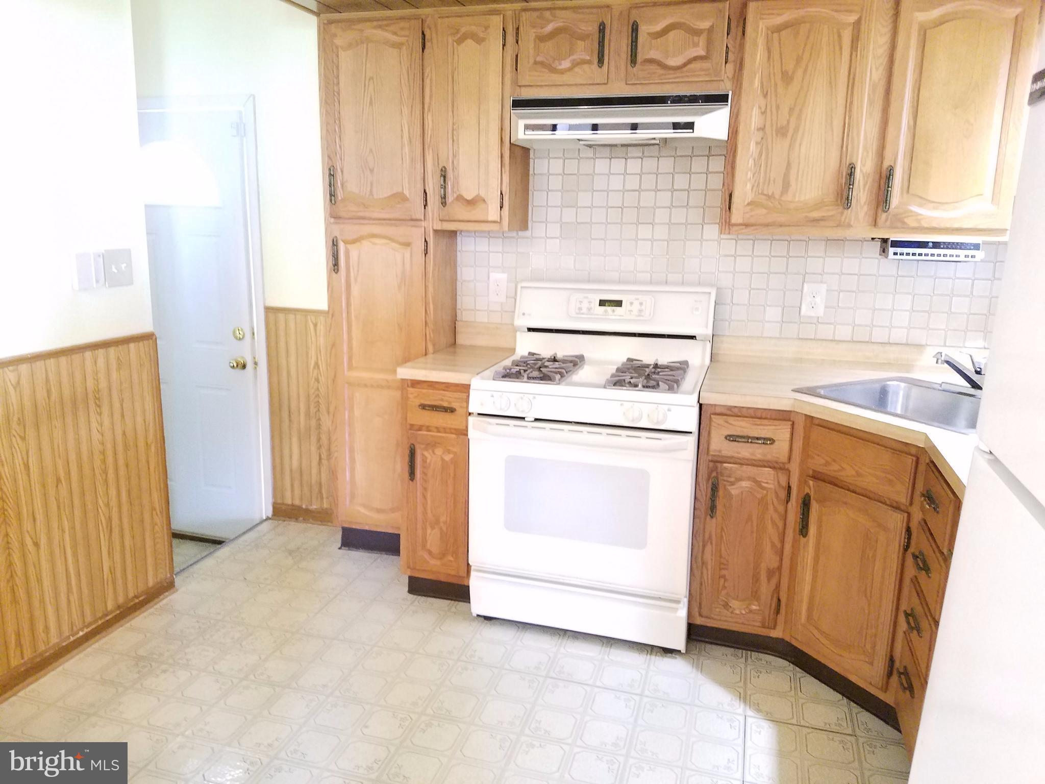 509 Carrollwood Road Baltimore, MD 21220 - Photo 11 of 29 Kitchen