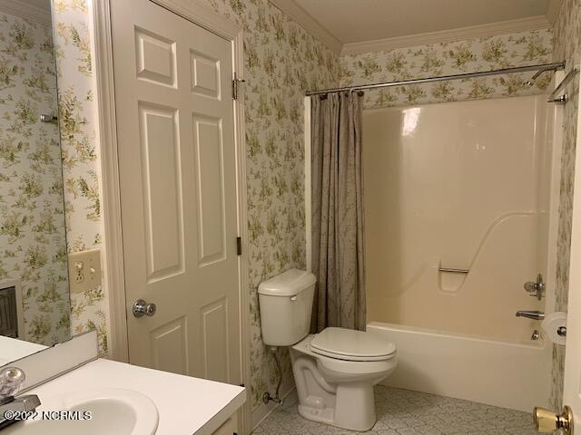 1861 Quail Ridge Road, Unit A Greenville, NC 27858 - Photo 25 of 33 Hall Bath