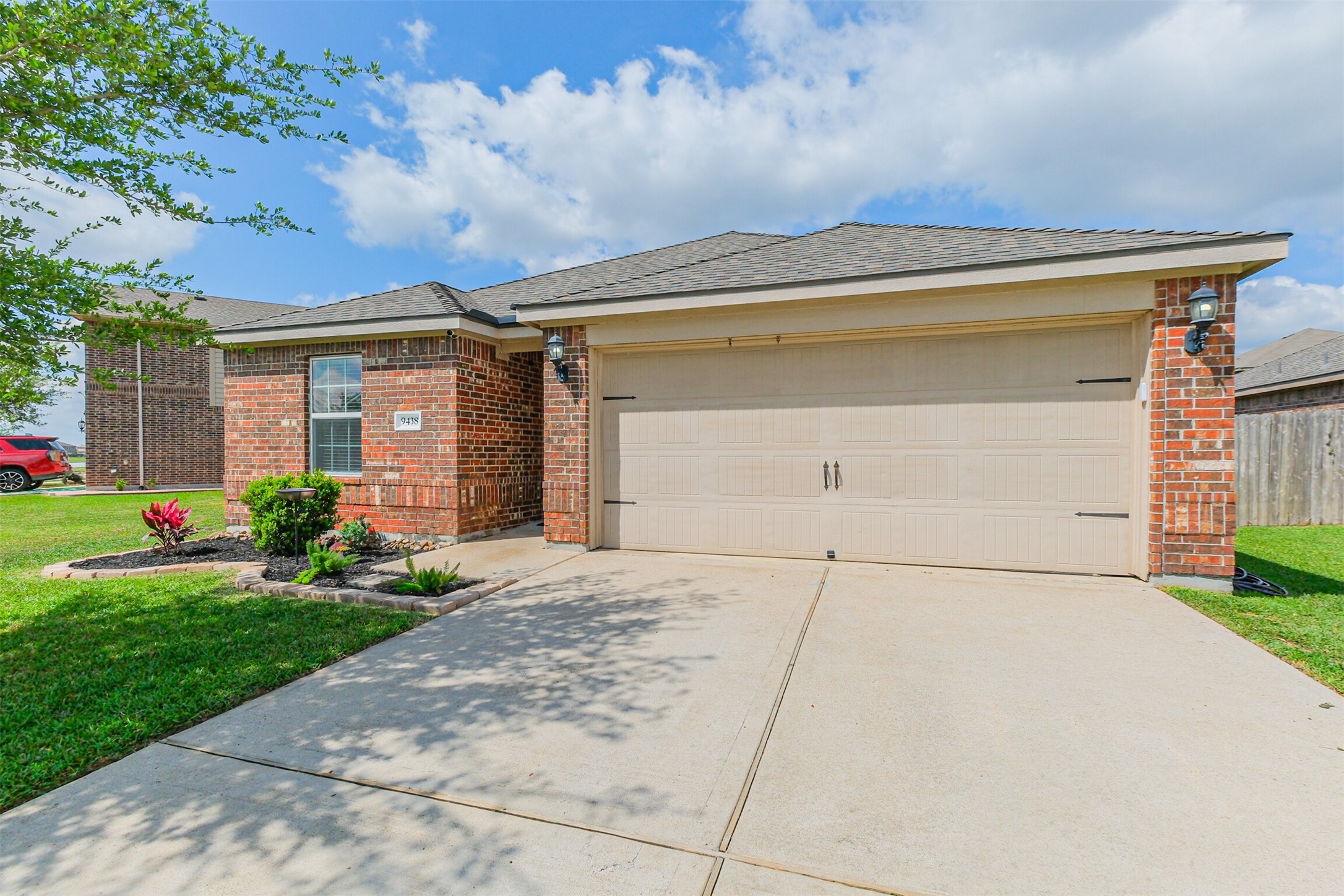 9438 Gold Mountain Drive Rosharon, TX 77583 - Photo 1 of 25