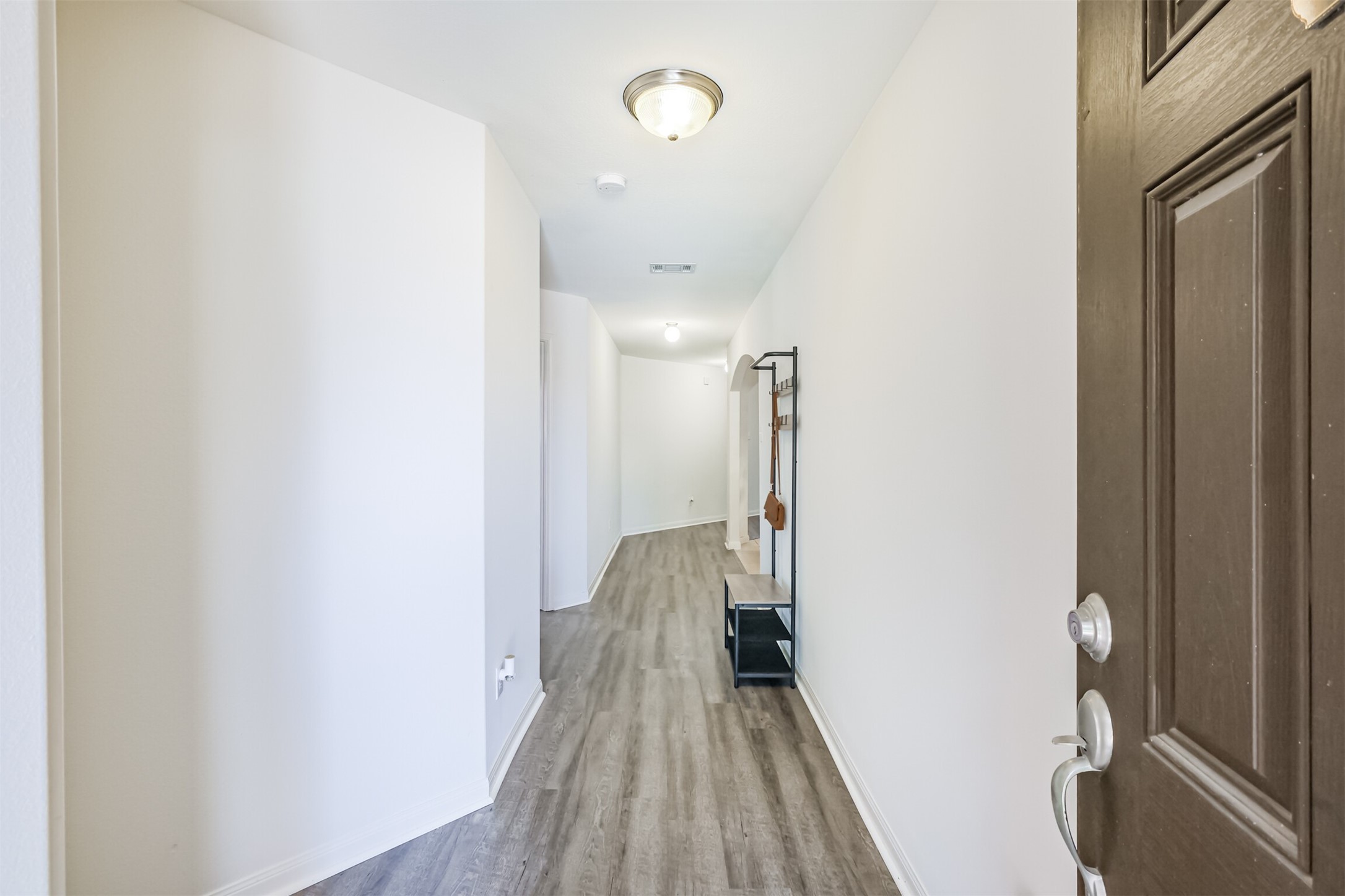 9438 Gold Mountain Drive Rosharon, TX 77583 - Photo 3 of 25 Step inside this immaculately cared for home