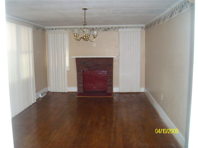 27 Loop Street Greenville, SC 29609 - Photo 4 of 17 Gallery Image 4