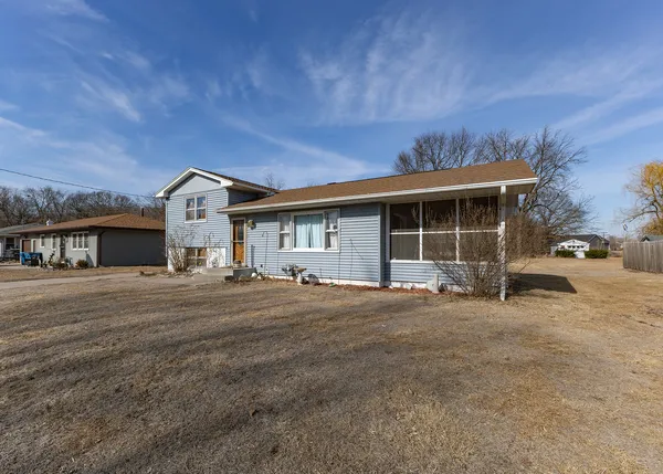 $164,900 | 1608 3rd Street, Camanche, IA 52730