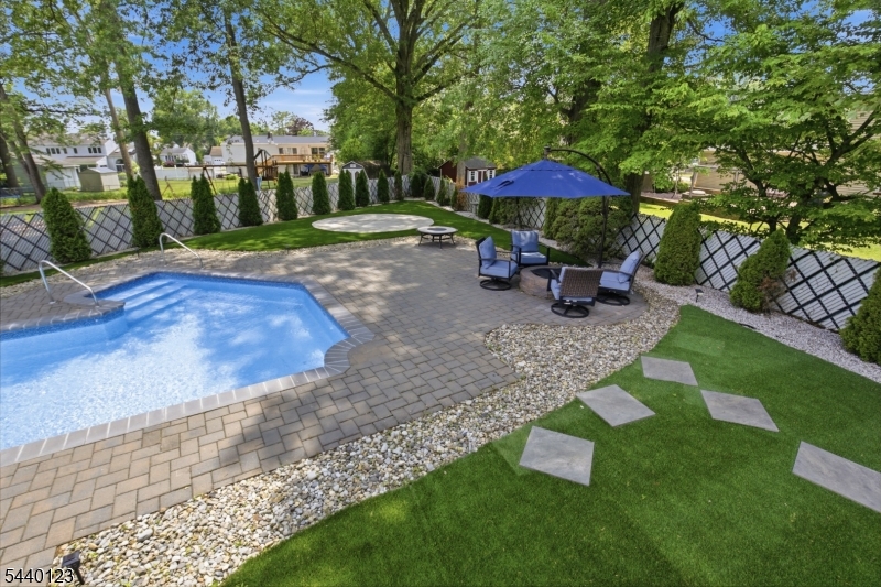 22 Woodhaven Road Parsippany, NJ 07054 - Photo 10 of 49
