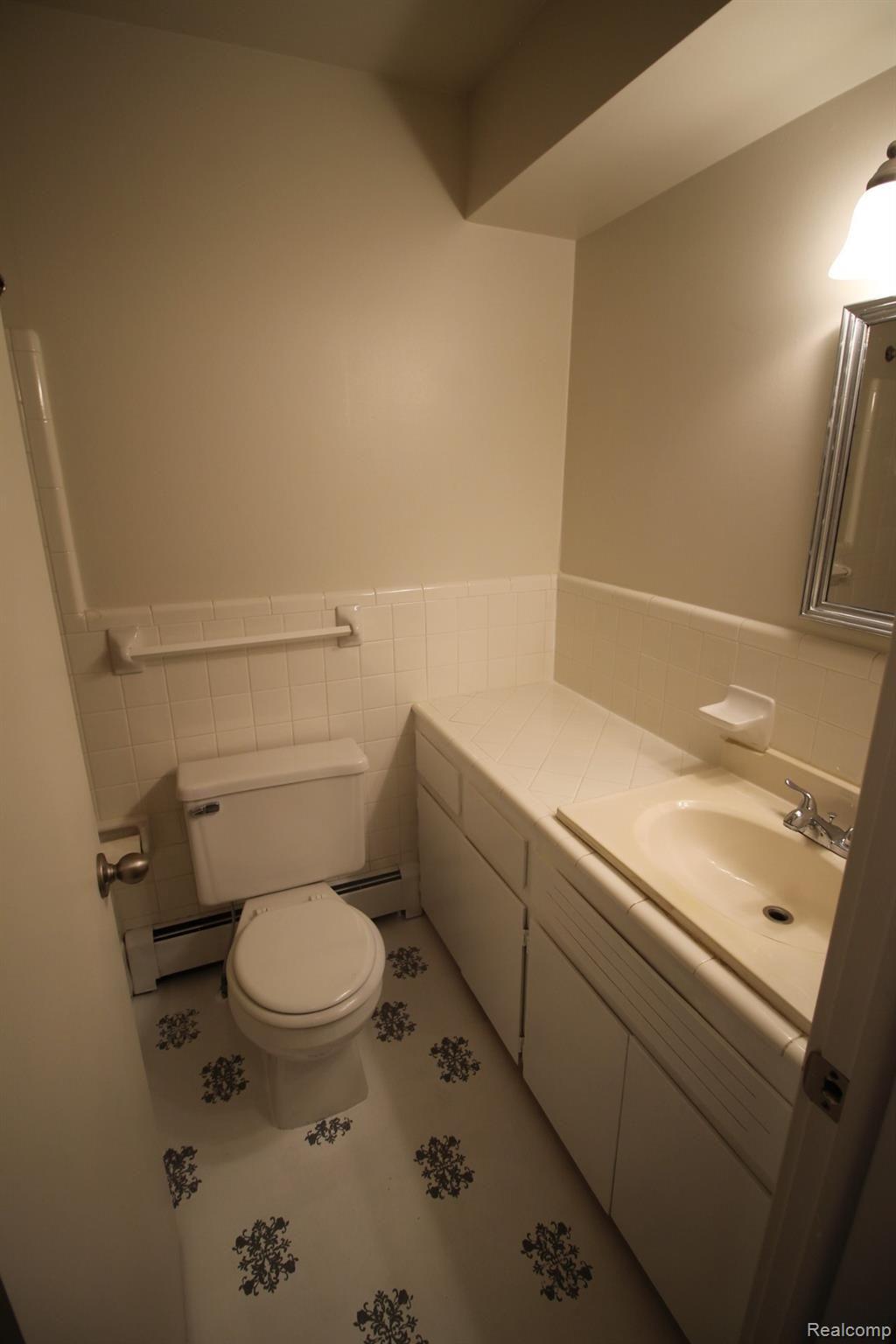 419 Prospect Street, Unit 202 Romeo, MI 48065 - Photo 13 of 17 IMG_8640.JPG
