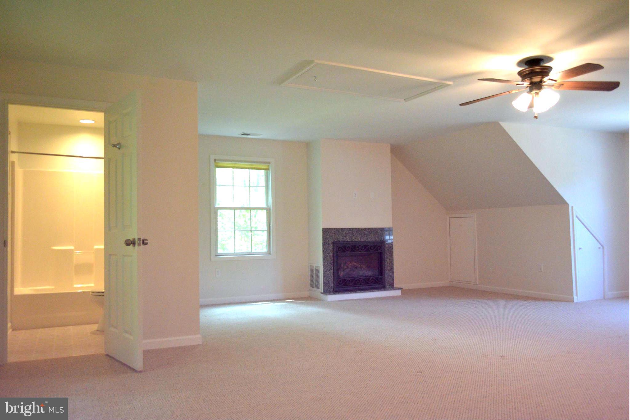 5989 Deale Beach Road Deale, MD 20751 - Photo 9 of 25 Family Room