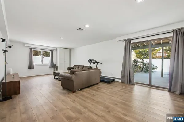 $8,500 | 11 Hudson Terrace, Englewood Cliffs, NJ 07632