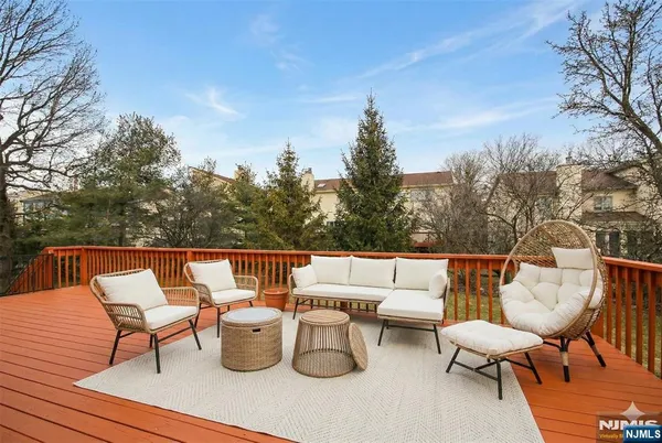 $8,500 | 11 Hudson Terrace, Englewood Cliffs, NJ 07632