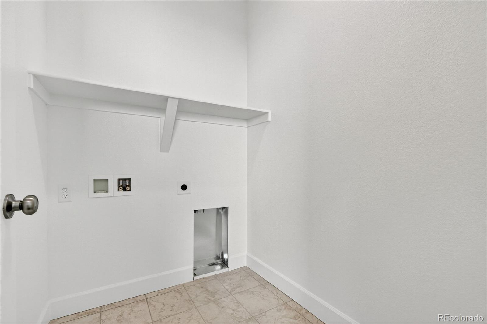 17095 West 92nd Loop Arvada, CO 80007 - Photo 15 of 37 a view of an empty room