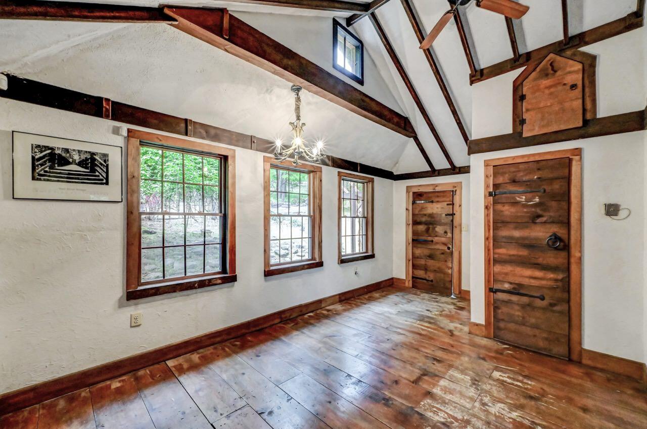 2285 Bear Town Road Canadensis, PA 18325 - Photo 23 of 58 Beautiful Custom Woodwork