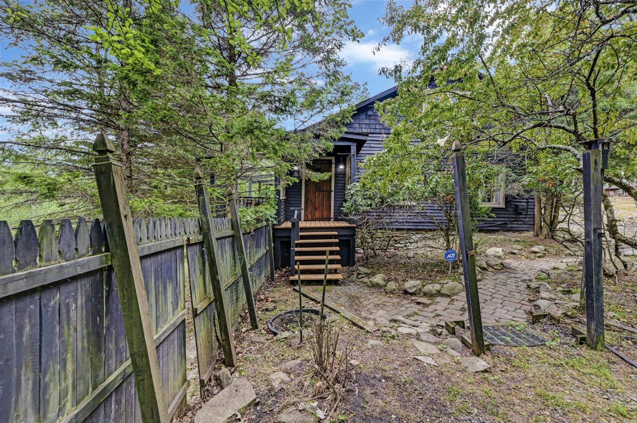 2285 Bear Town Road Canadensis, PA 18325 - Photo 52 of 58 a view of outdoor space and deck