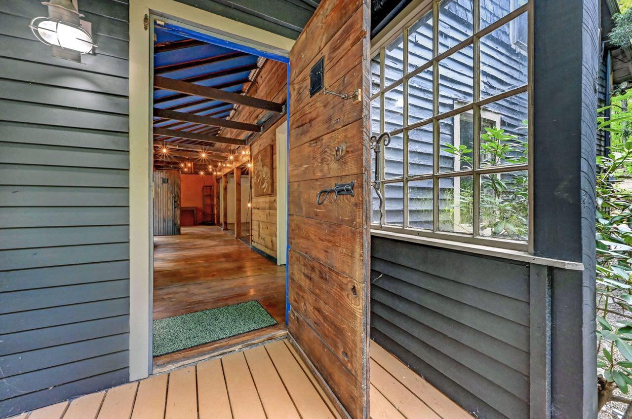 2285 Bear Town Road Canadensis, PA 18325 - Photo 8 of 58 Side Entrance