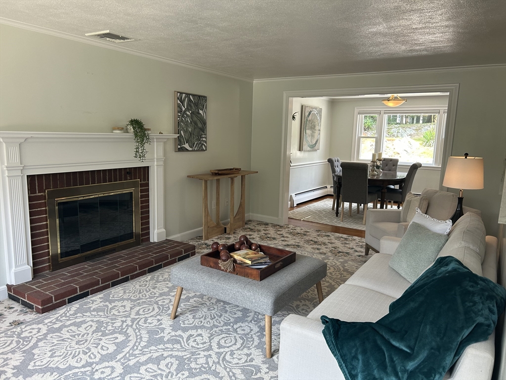 95 Marked Tree Road Needham, MA 02492 - Photo 4 of 15