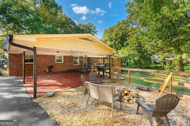 a view of a beautiful room