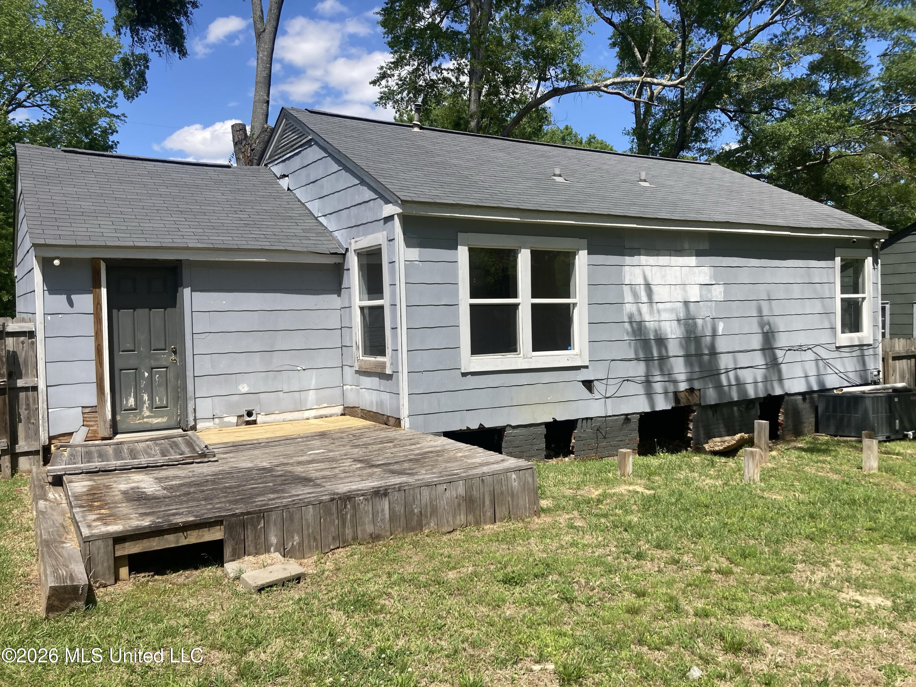 567 Robinhood Road Jackson, MS 39206 - Photo 2 of 9 HIOXE2440
