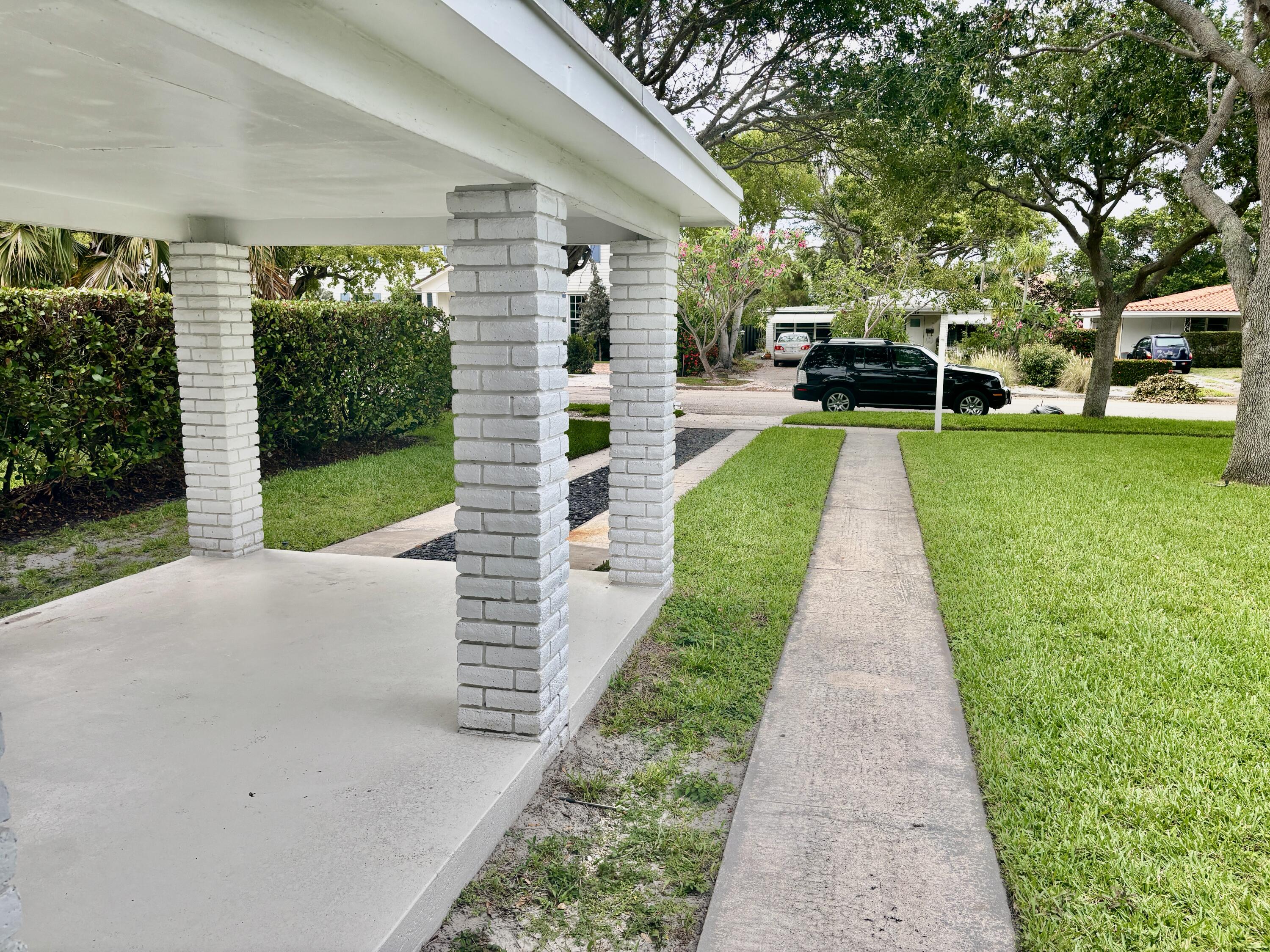 218 Seville Road West Palm Beach, FL 33405 - Photo 17 of 17 IMG_2397