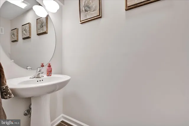 $885,000 | 43 Saddle Lane, Easton, PA 18045