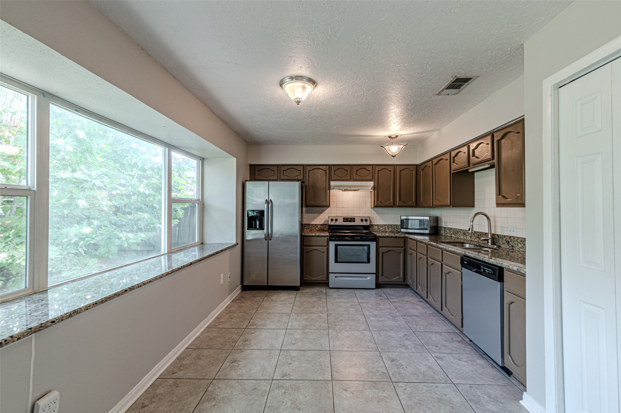 9702 Birsay Street Spring, TX 77379 - Photo 7 of 26