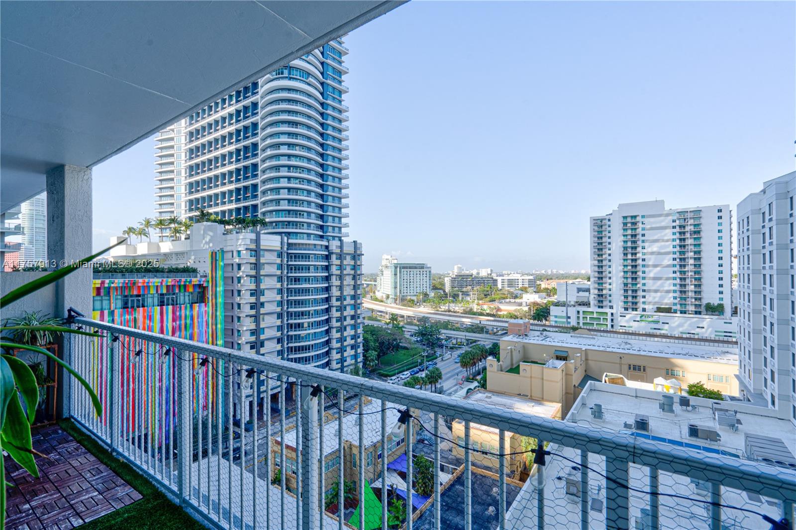 1250 South Miami Avenue, Unit 1109 Miami, FL 33130 - Photo 13 of 16 a view of balcony with outdoor space