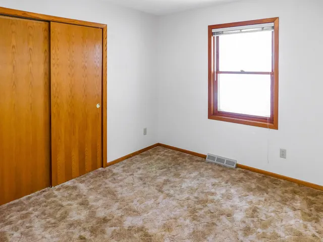 $249,900 | 755 Loomis Drive, Rockton, IL 61072