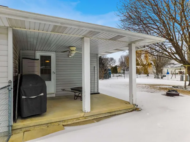 $249,900 | 755 Loomis Drive, Rockton, IL 61072