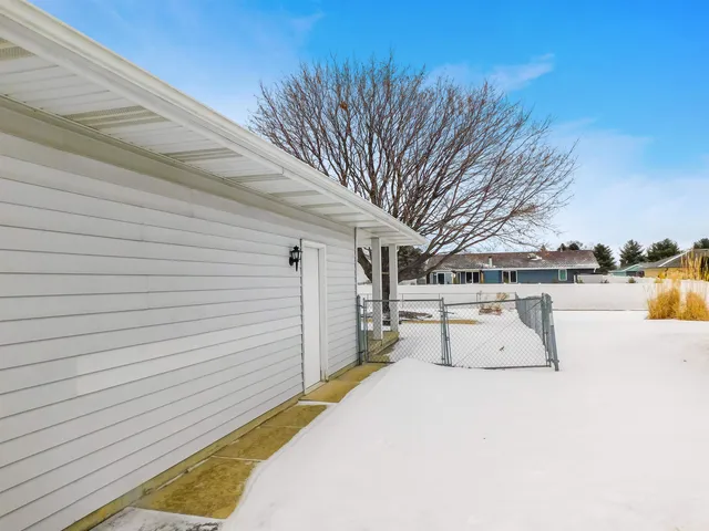 $249,900 | 755 Loomis Drive, Rockton, IL 61072