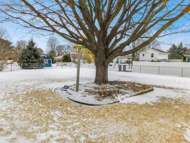 $249,900 | 755 Loomis Drive, Rockton, IL 61072