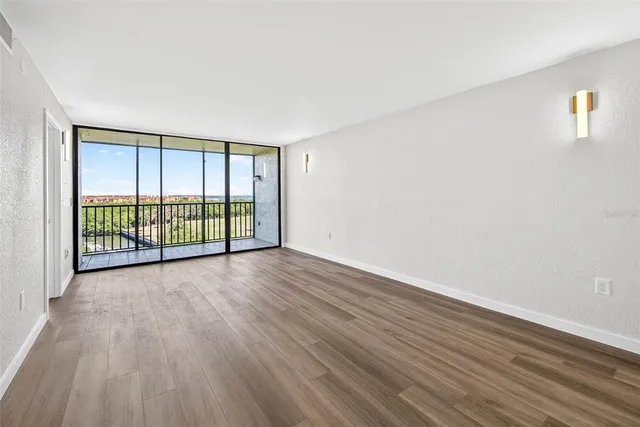 $218,500 | 900 Cove Cay Drive, Unit 6E, Clearwater, FL 33760