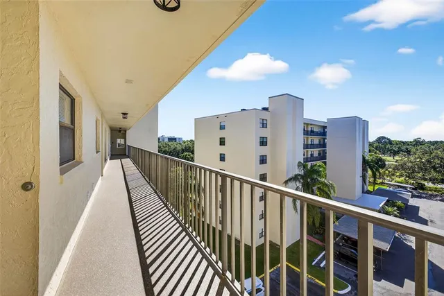$218,500 | 900 Cove Cay Drive, Unit 6E, Clearwater, FL 33760