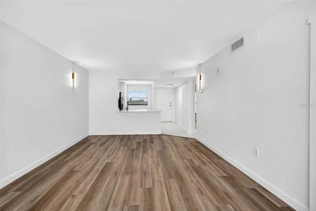 $218,500 | 900 Cove Cay Drive, Unit 6E, Clearwater, FL 33760