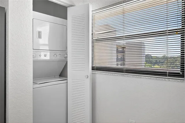 $218,500 | 900 Cove Cay Drive, Unit 6E, Clearwater, FL 33760