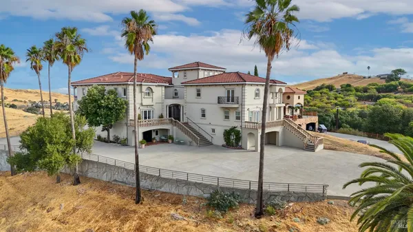 $1,550,000 | 3945 Joslin Lane, Vacaville, CA 95688