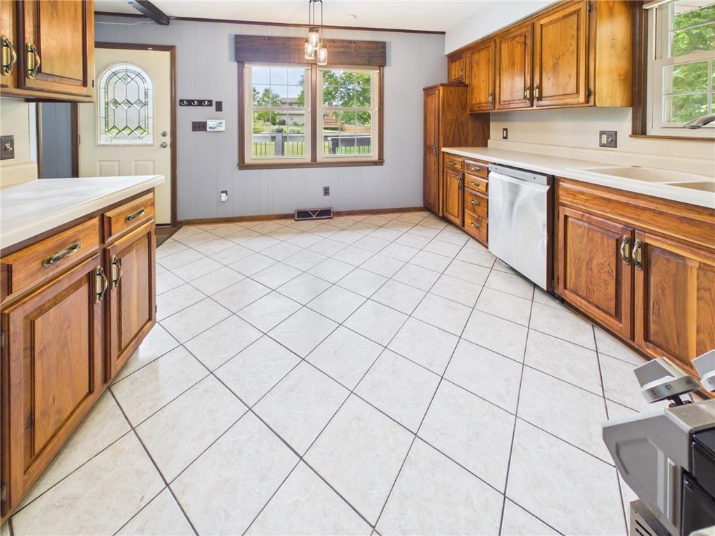 41 Northeast 360th Road Warrensburg, MO 64093 - Photo 6 of 41