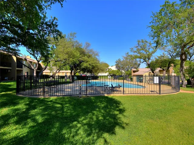 $2,300 | 222 Lido Street, Unit J2, Lakeway, TX 78734