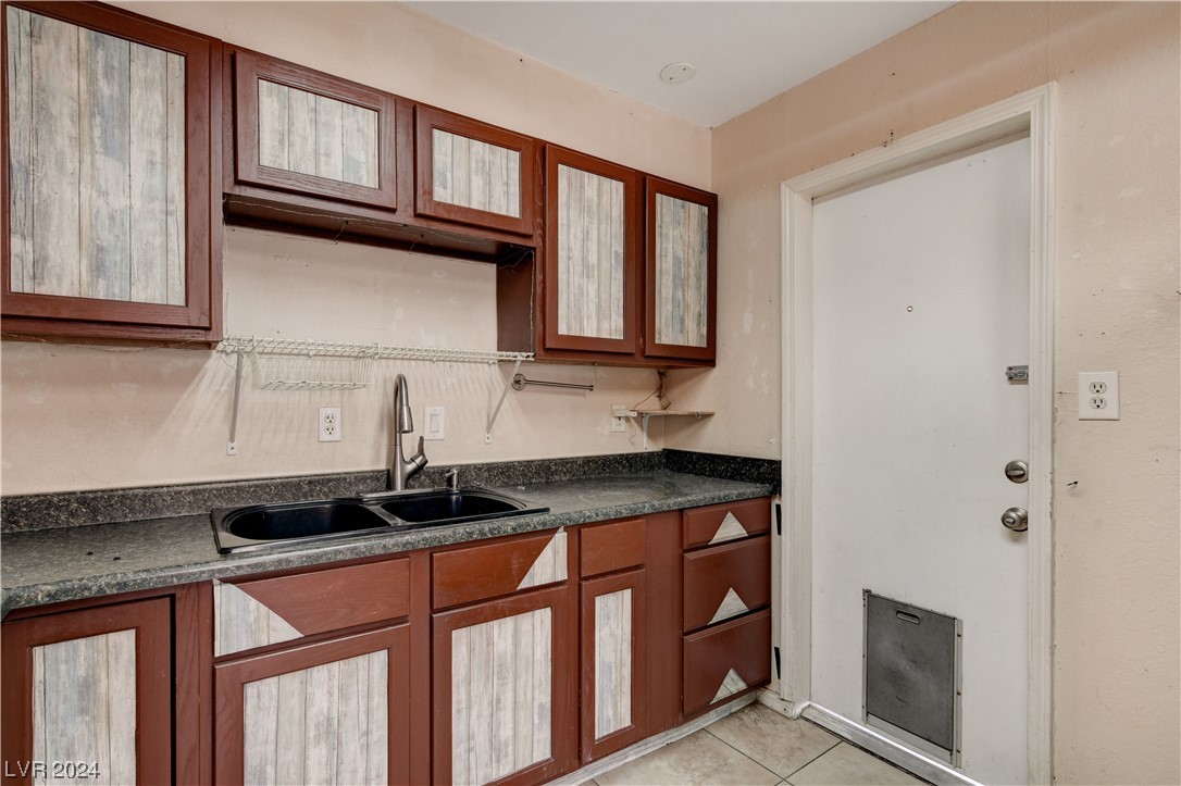 160 West Victory Road Henderson, NV 89015 - Photo 14 of 24 Gallery Image 14