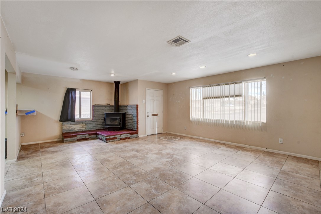 160 West Victory Road Henderson, NV 89015 - Photo 6 of 24 Gallery Image 6