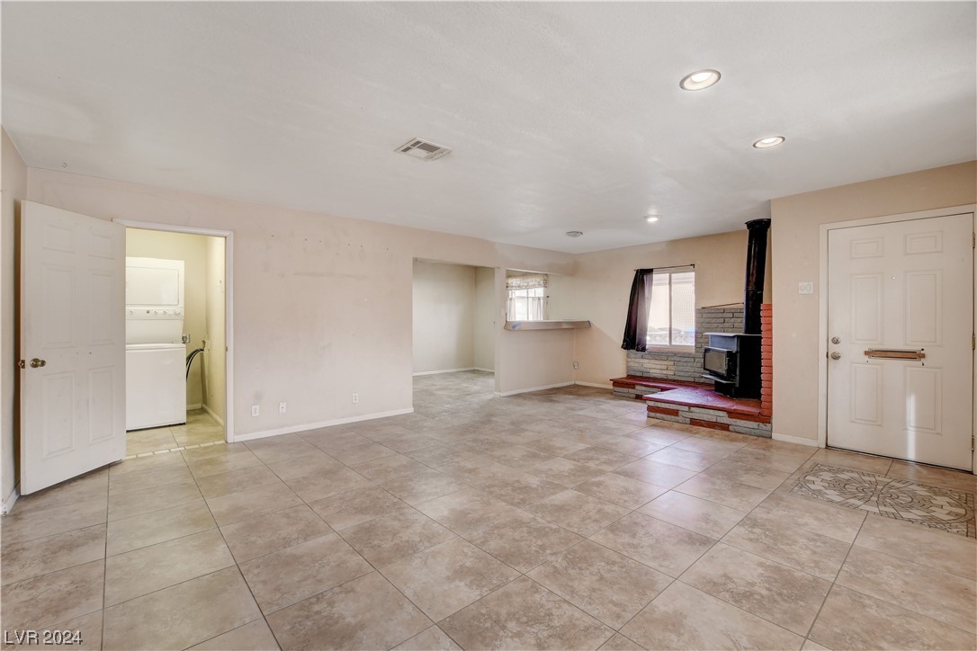 160 West Victory Road Henderson, NV 89015 - Photo 7 of 24 Gallery Image 7