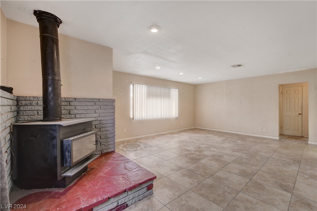 160 West Victory Road Henderson, NV 89015 - Photo 9 of 24 Gallery Image 9