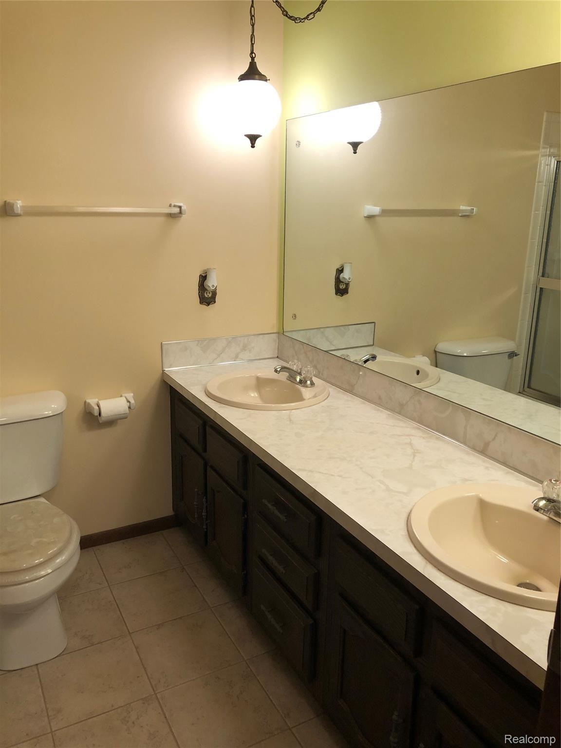 2809 North Lapeer Road Lapeer, MI 48446 - Photo 10 of 24 IMG_1846.jpg